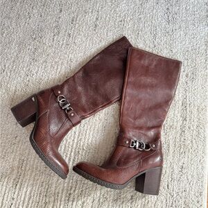 Born leather Boots size 8.5